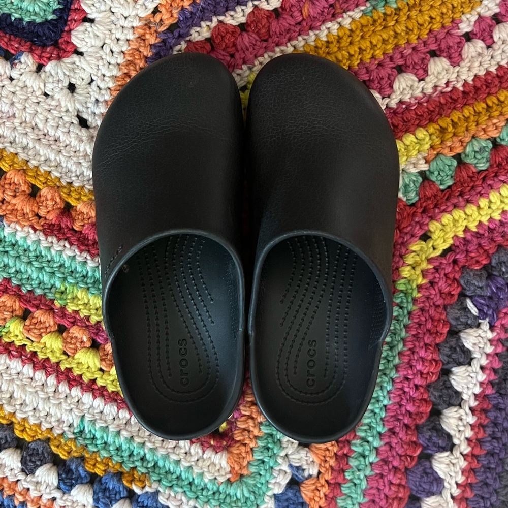 CROCS Dylan Black Slip-On Clog (W9/M7)